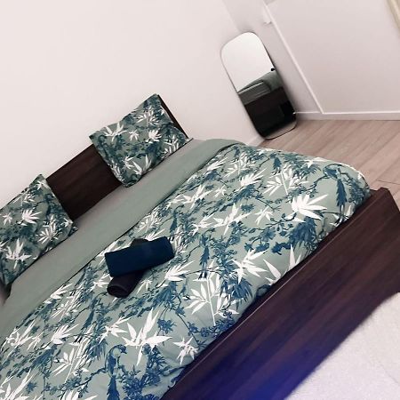 Logement Entier Chambre+Salon + Jardin & Terrasse Les Ulis Exterior photo