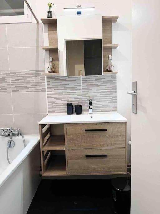 Logement Entier Chambre+Salon + Jardin & Terrasse Les Ulis Exterior photo