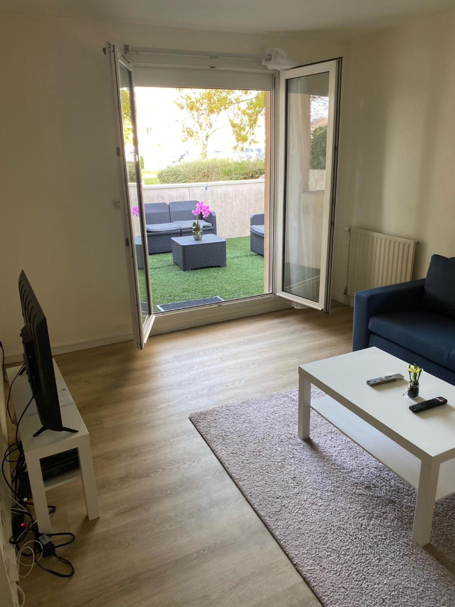 Logement Entier Chambre+Salon + Jardin & Terrasse Les Ulis Exterior photo