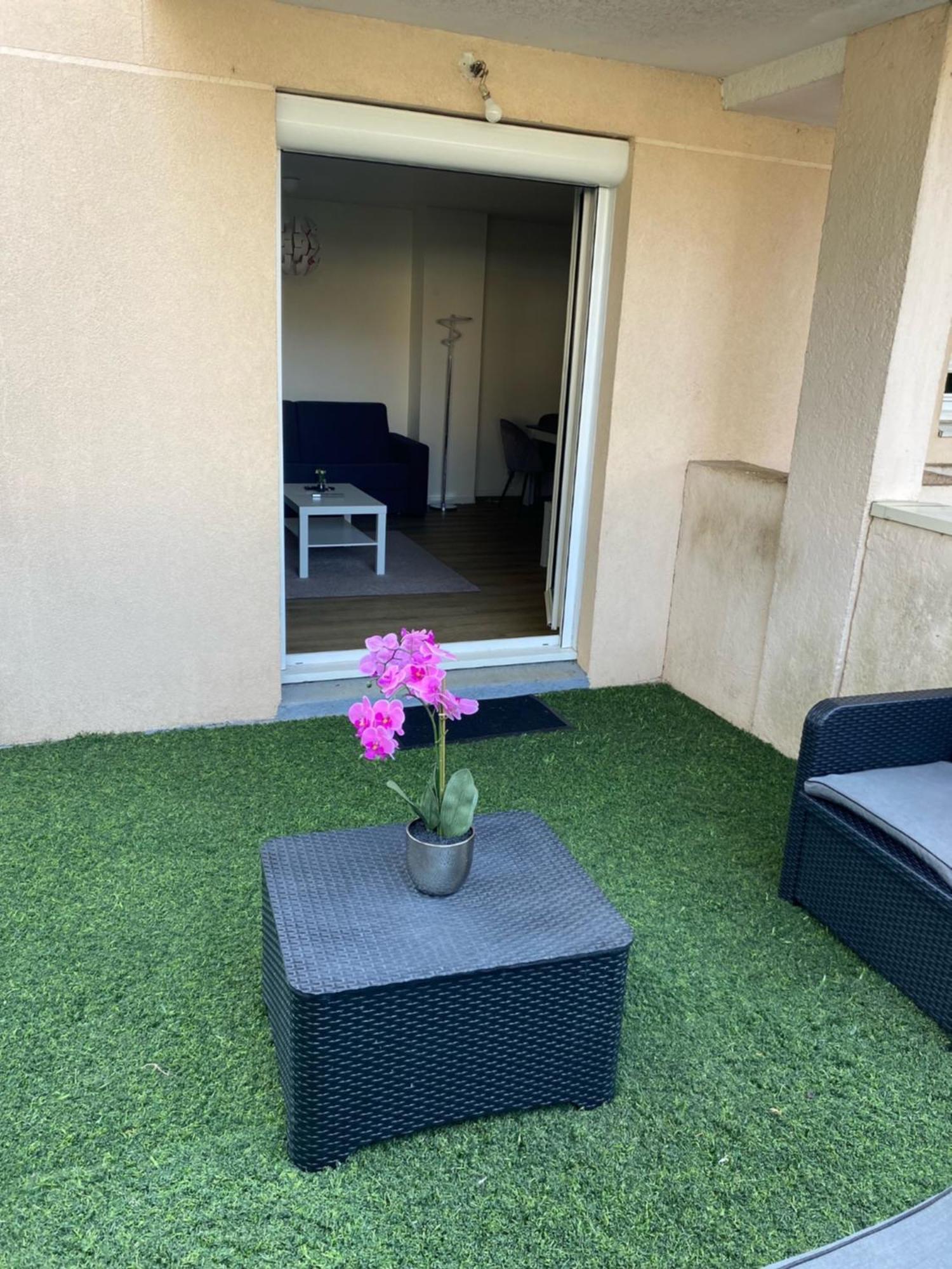 Logement Entier Chambre+Salon + Jardin & Terrasse Les Ulis Exterior photo